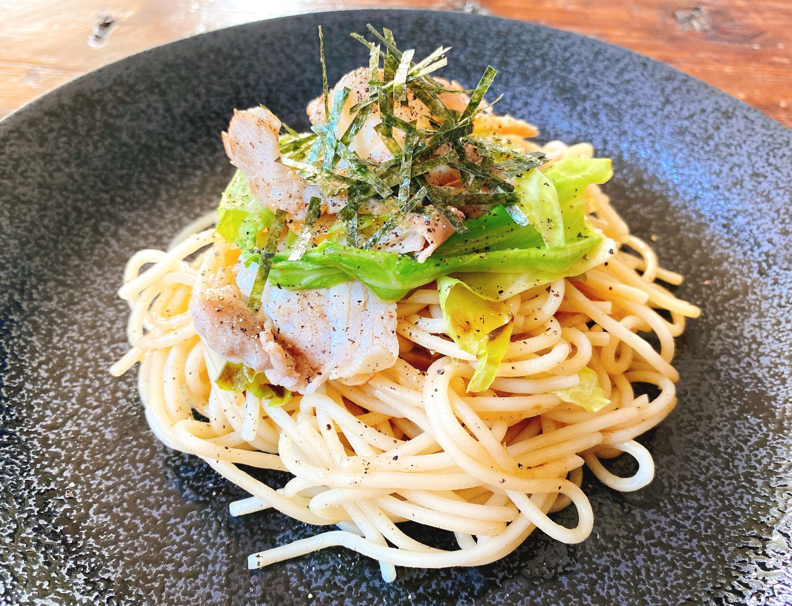 柚子香る豚バラ肉とキャベツの和風パスタ みかんポン酢使用 トリイソース レシピ集